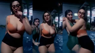 Bokep Indo Miya Bareng Bestie di Kolam Renang